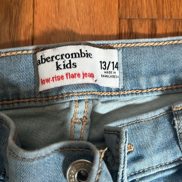 Abercrombie kids low rise flare jean, girls’ 13/14 - Picture 2 of 2